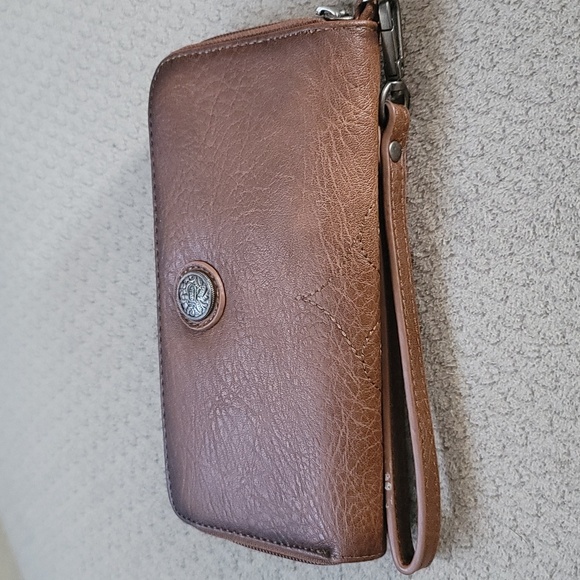 Wristlet - Picture 2 of 4